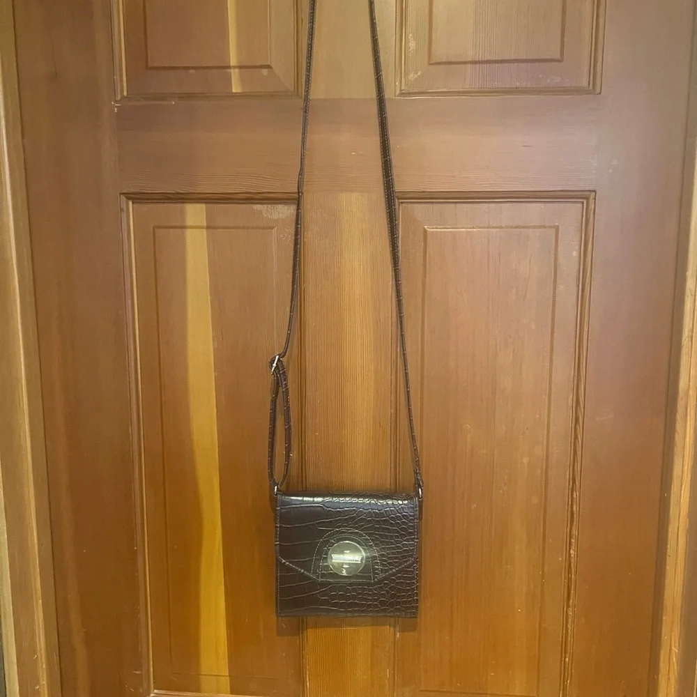 Jaclyn smith Brown Crocodile-Embossed Crossbody Bag - Picture 9 of 12